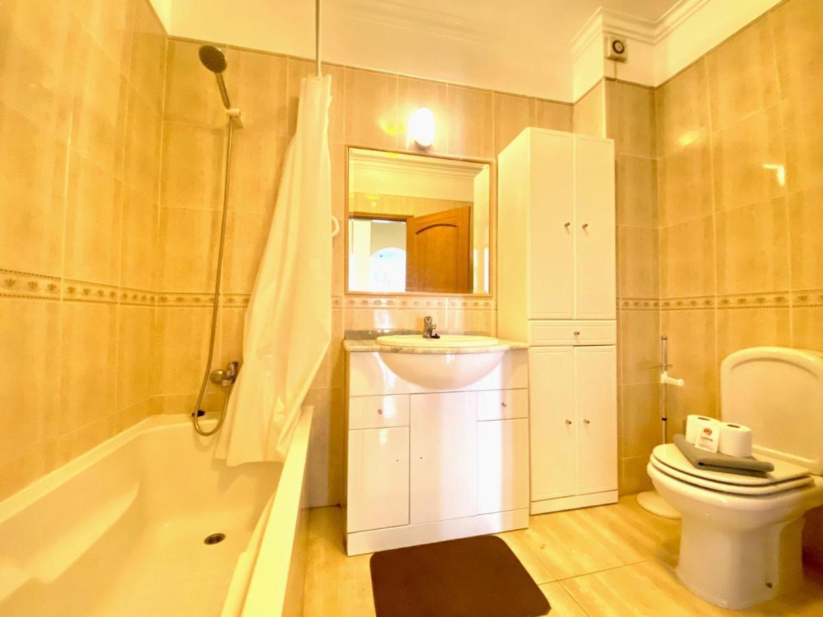 Quarteira Central By Homing Extérieur photo